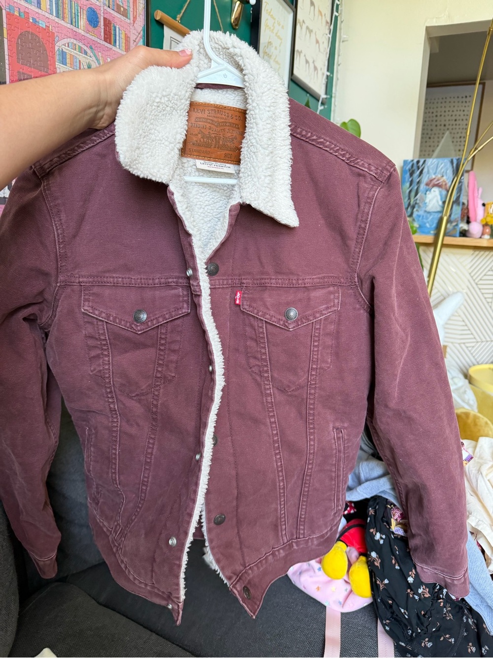 Men’s Levi Trucker Jacket plum color